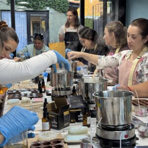 Taller de elaboración de velas de cera de soja artesanales